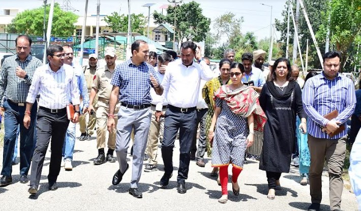 Div Com visits Yatri Niwas to inspect Shri Amarnath ji Yatra arrangements