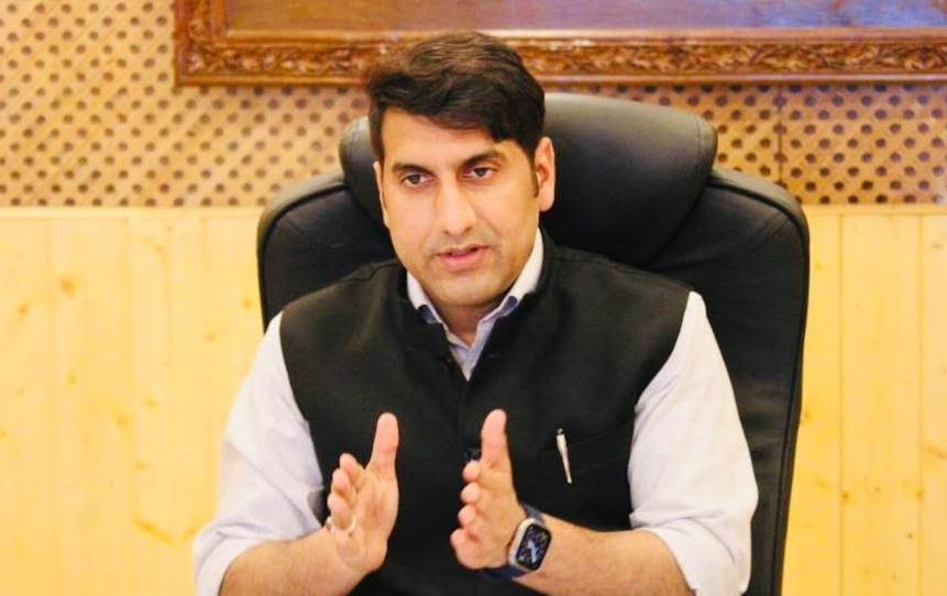 Srinagar Admin conducts surprise inspection of over 3 dozen Petrol Pumps in the City