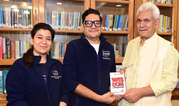 Former Minister, Founder of Pashmina Goat Project call on Lt Governor