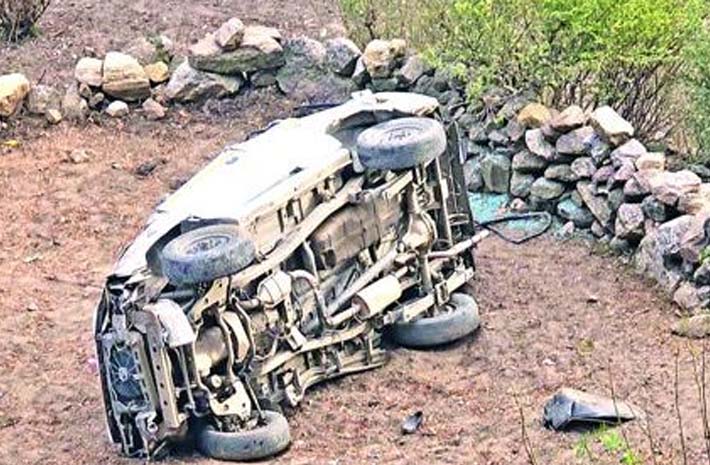 04 People killed in two separate road accidents in Jammu and Kashmir